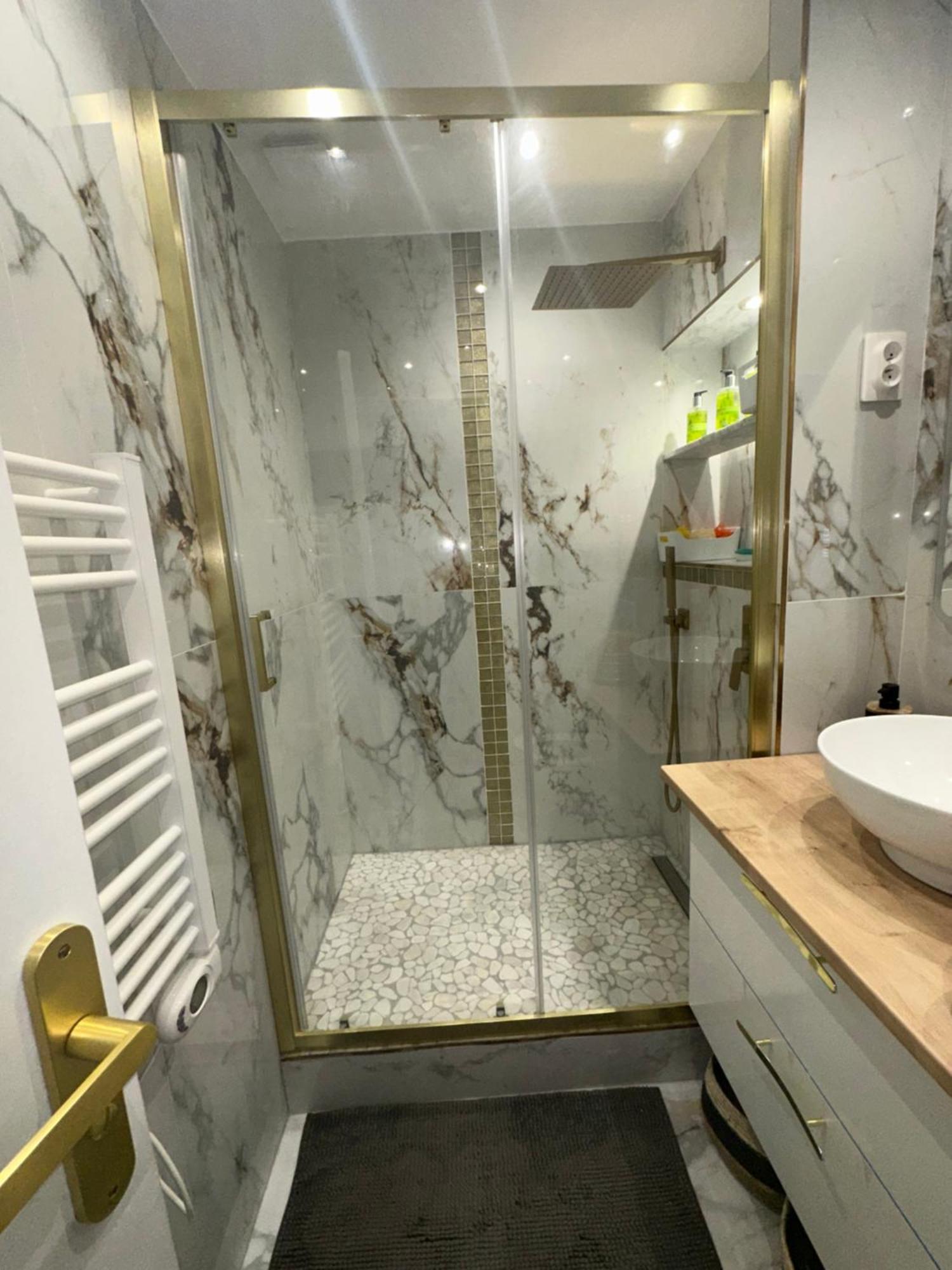 Appartement Parisien Luaran gambar